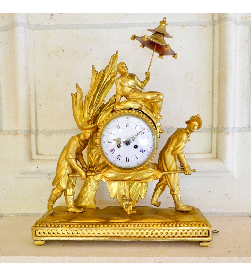 Carved giltwood chinoiserie...