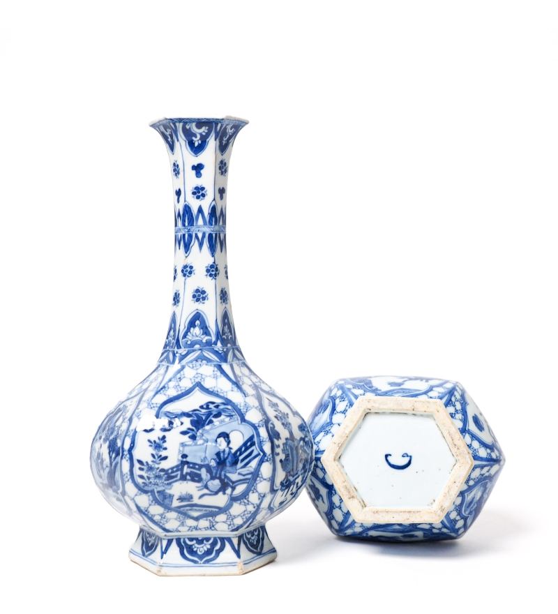 Pair Kangxi G-mark bottle...