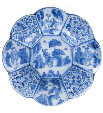 Dutch Delft lobbed dish...